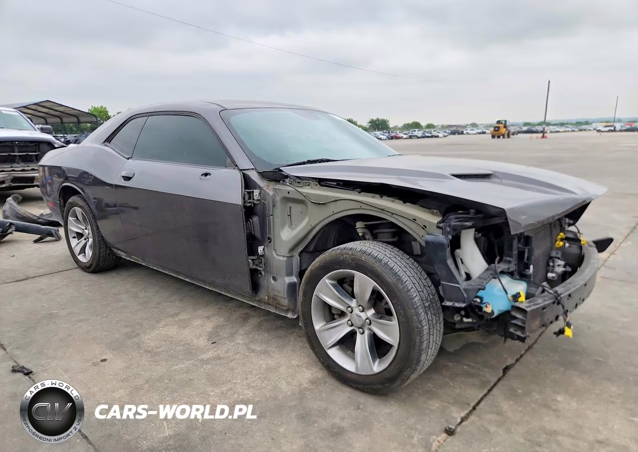 2017 Dodge Challenger Sxt VIN:2C3CDZAG8HH624769 - 4