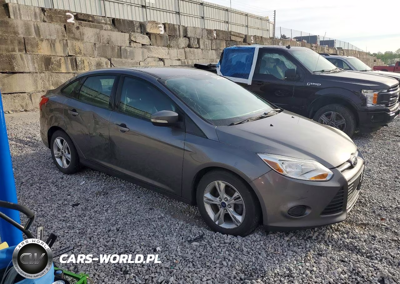 2014 Ford Focus Se VIN:1FADP3F23EL347616 - 4