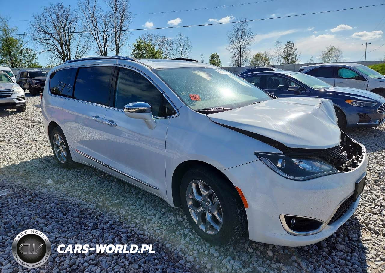2018 Chrysler Pacifica Limited VIN:2C4RC1GG7JR106802 - 4