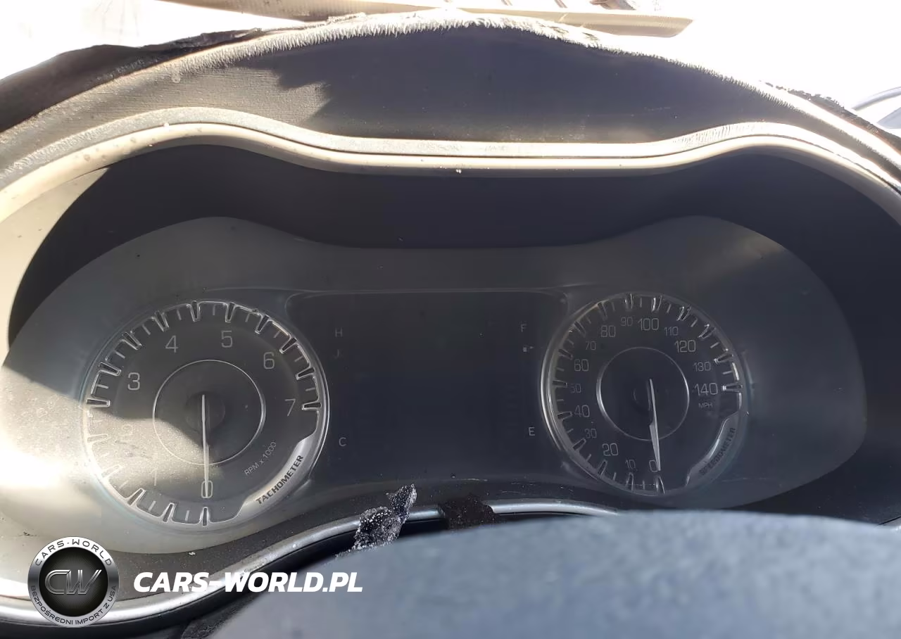 2015 Chrysler 200 Limited VIN:1C3CCCAB1FN680772 - 9