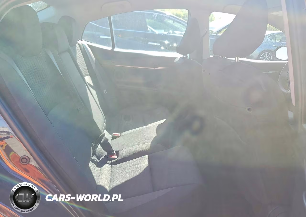 2026 Toyota Camry Le VIN:4T1DAACK4TU242767 - 10