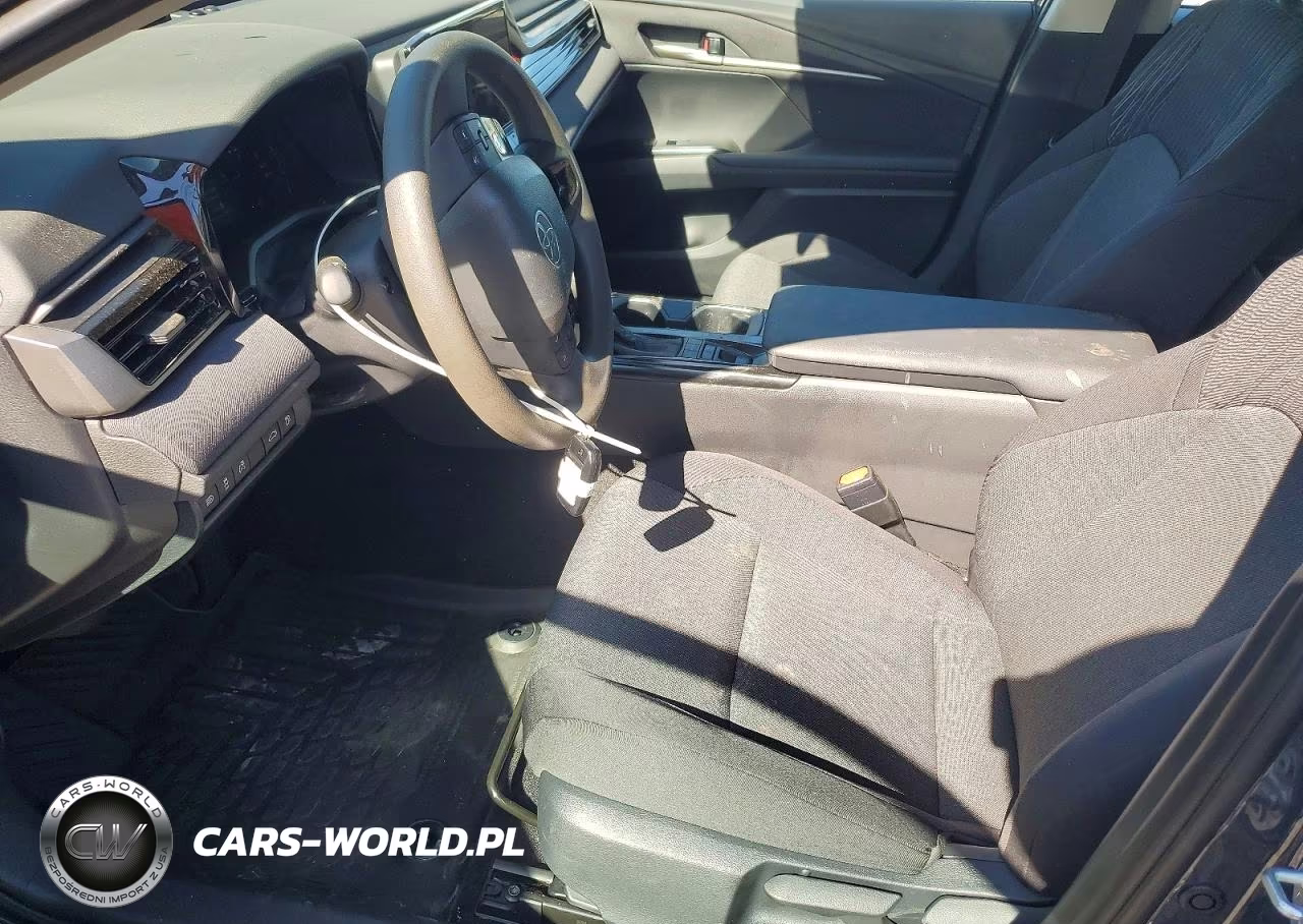 2026 Toyota Camry Le VIN:4T1DAACK4TU242767 - 7