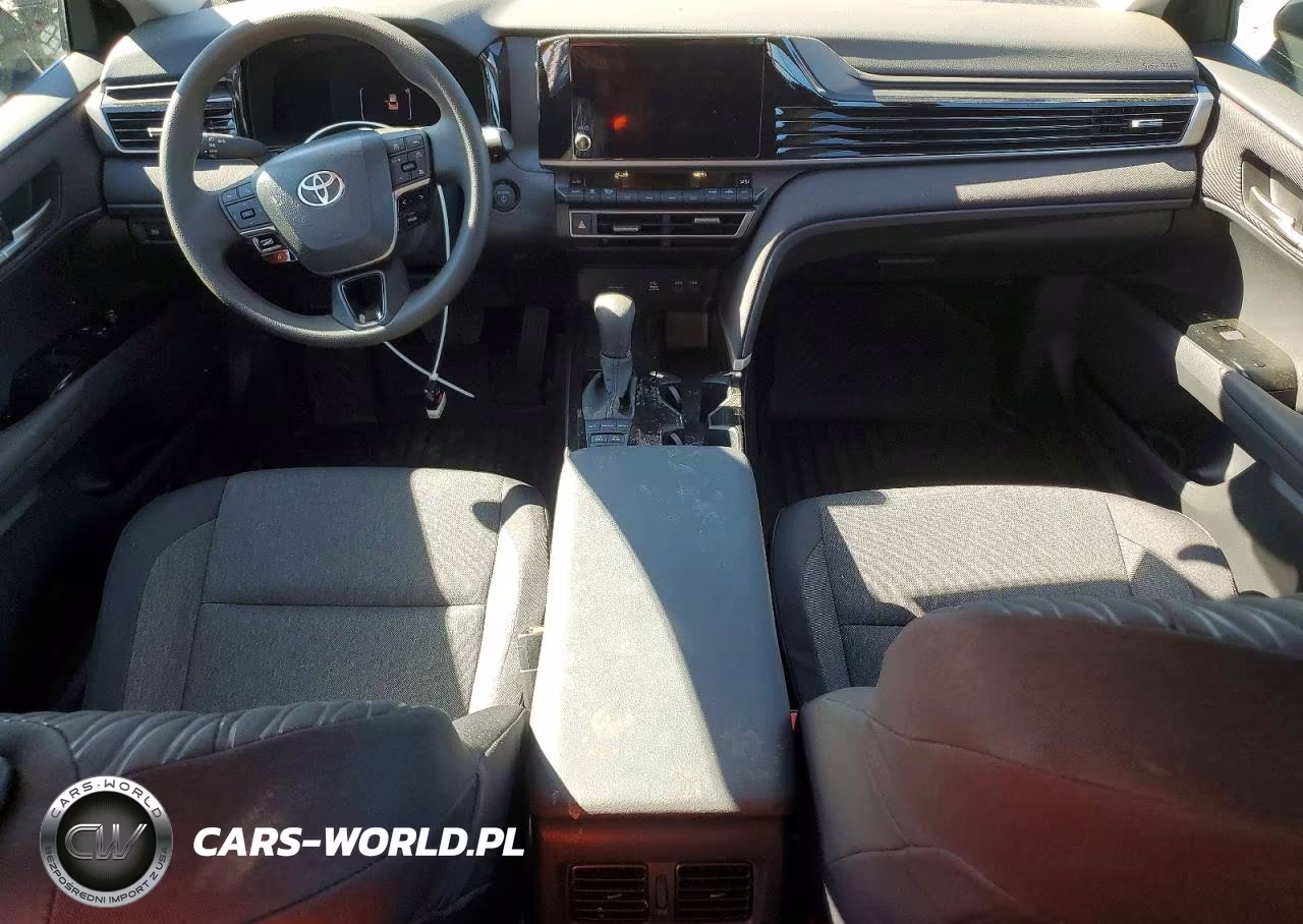 2026 Toyota Camry Le VIN:4T1DAACK4TU242767 - 8