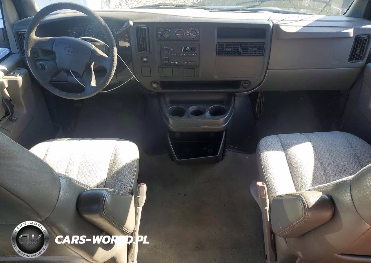 2005 Chevrolet Expres1500 VIN:1GNFG15T051204949 - 8