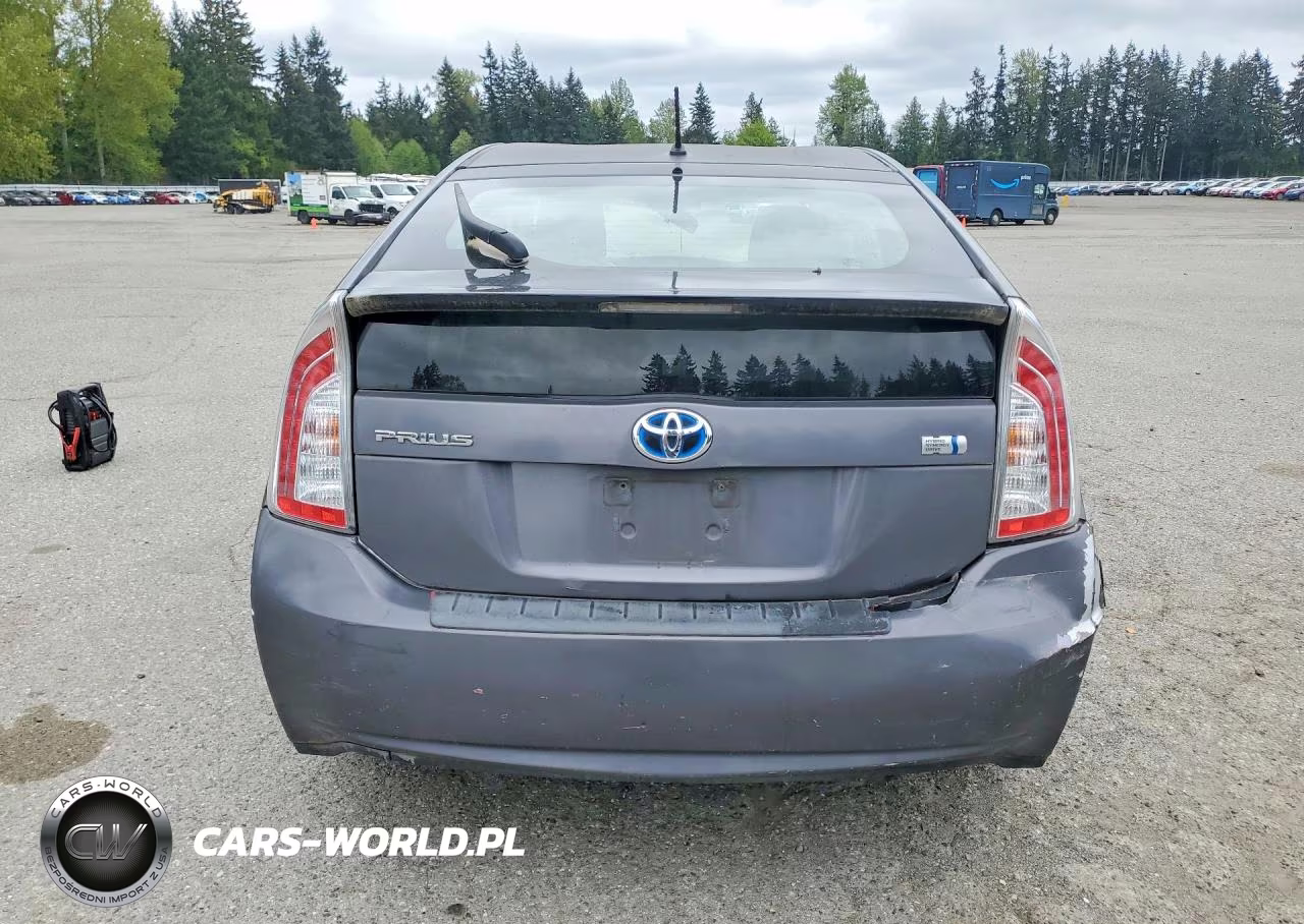 2013 Toyota Prius Two VIN:JTDKN3DU7D5593728 - 6