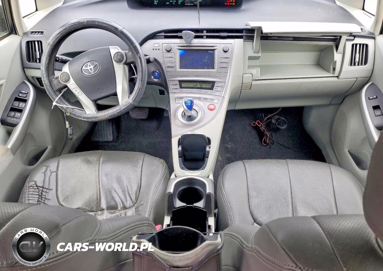 2013 Toyota Prius Two VIN:JTDKN3DU7D5593728 - 8