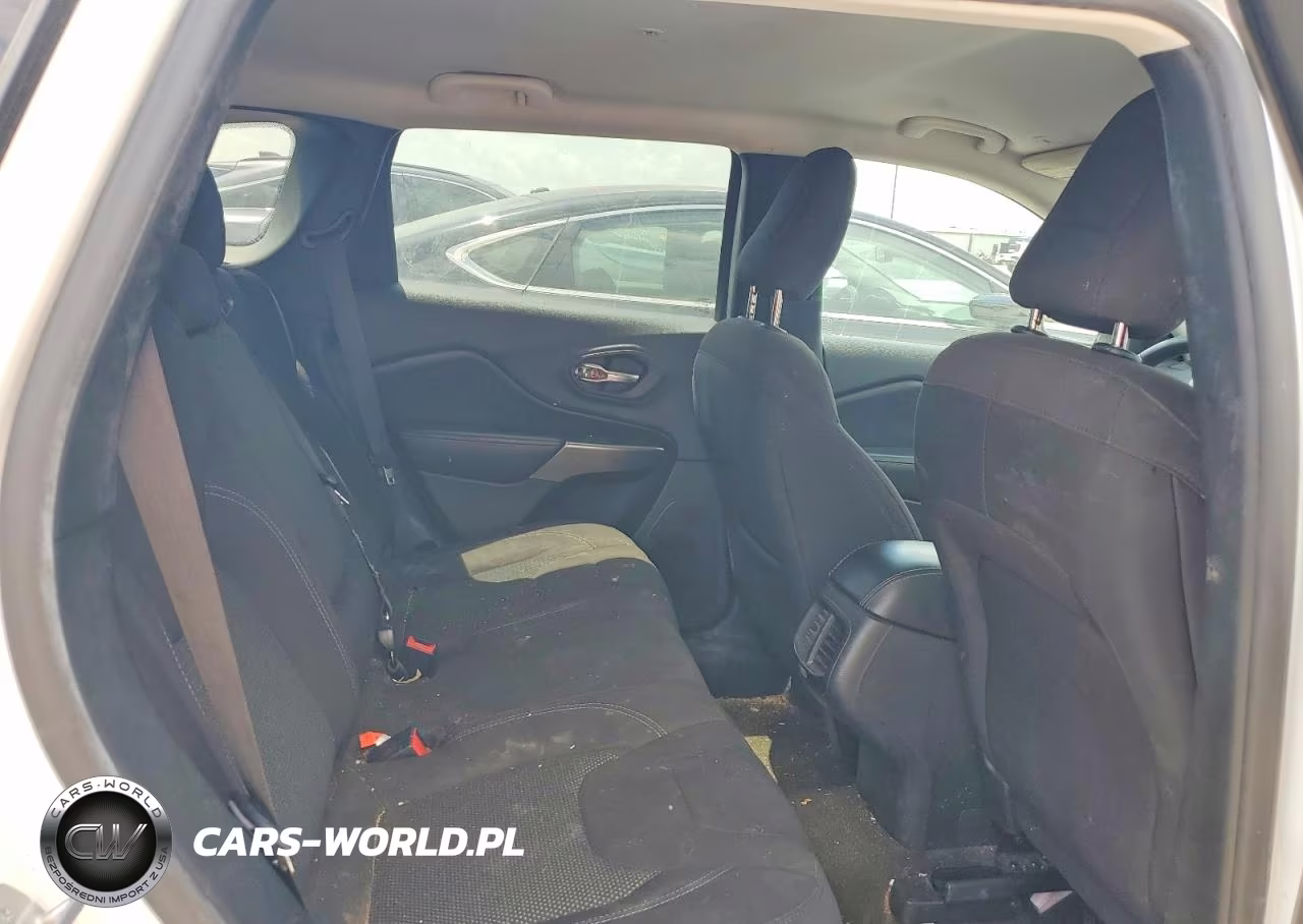 2019 Jeep Cherokee Latitude VIN:1C4PJLCB8KD474235 - 11
