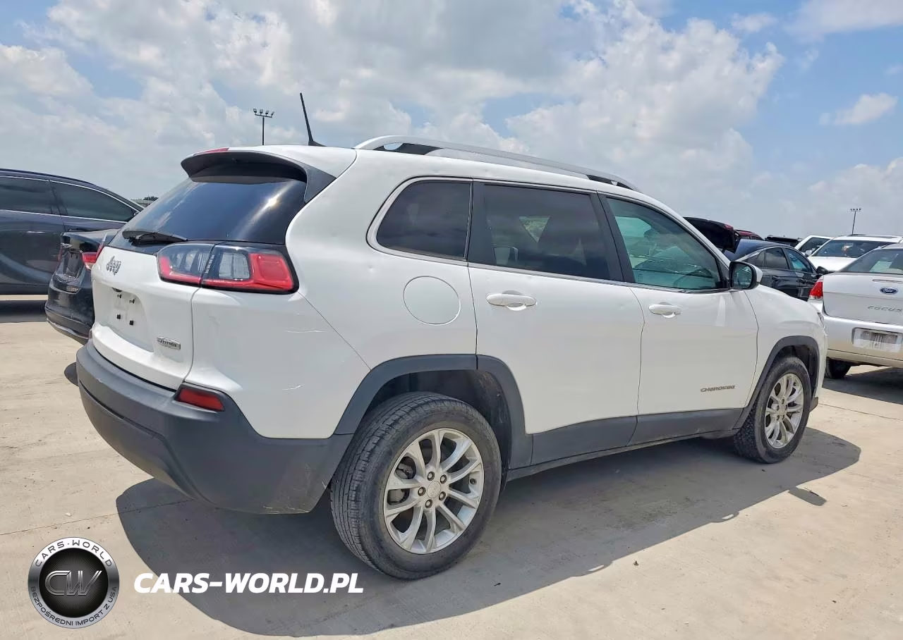 2019 Jeep Cherokee Latitude VIN:1C4PJLCB8KD474235 - 3