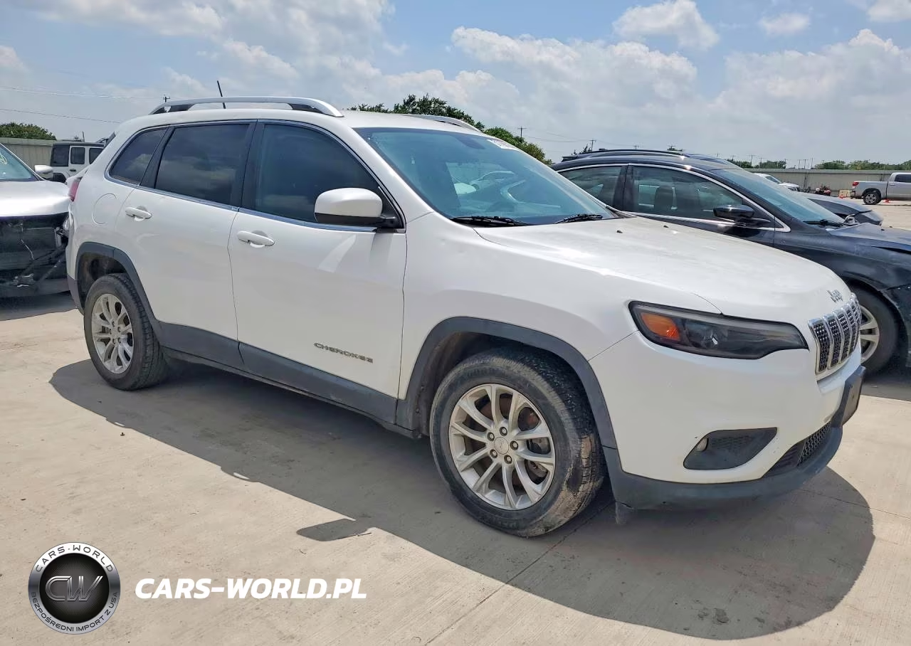 2019 Jeep Cherokee Latitude VIN:1C4PJLCB8KD474235 - 4