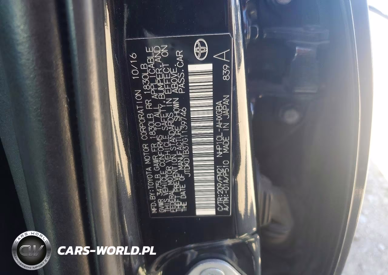 2016 Toyota Prius C Three VIN:JTDKDTB37G1139746 - 12