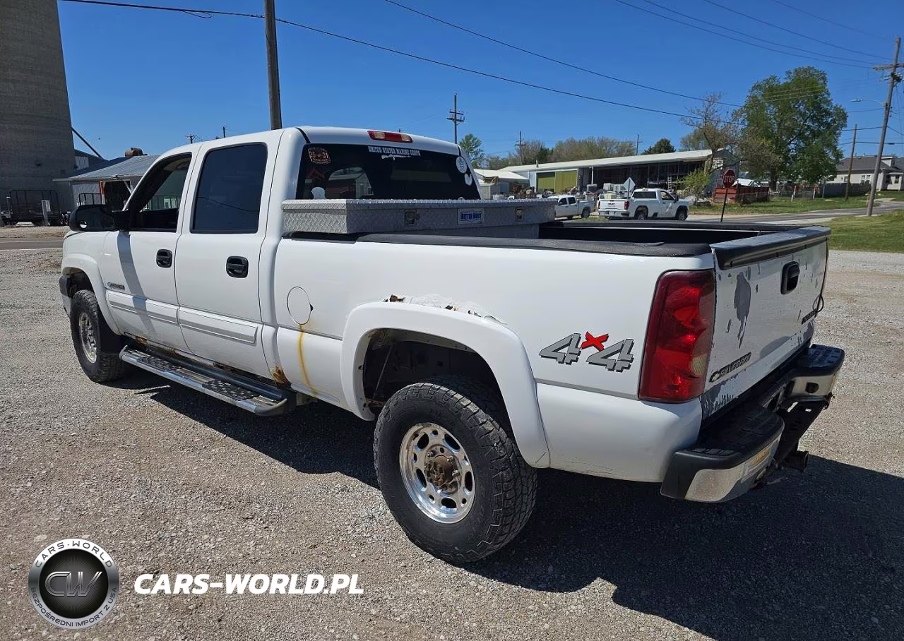 2003 Chevrolet Silverado K2500 Heavy Duty VIN:1GCHK23U33F194578 - 3