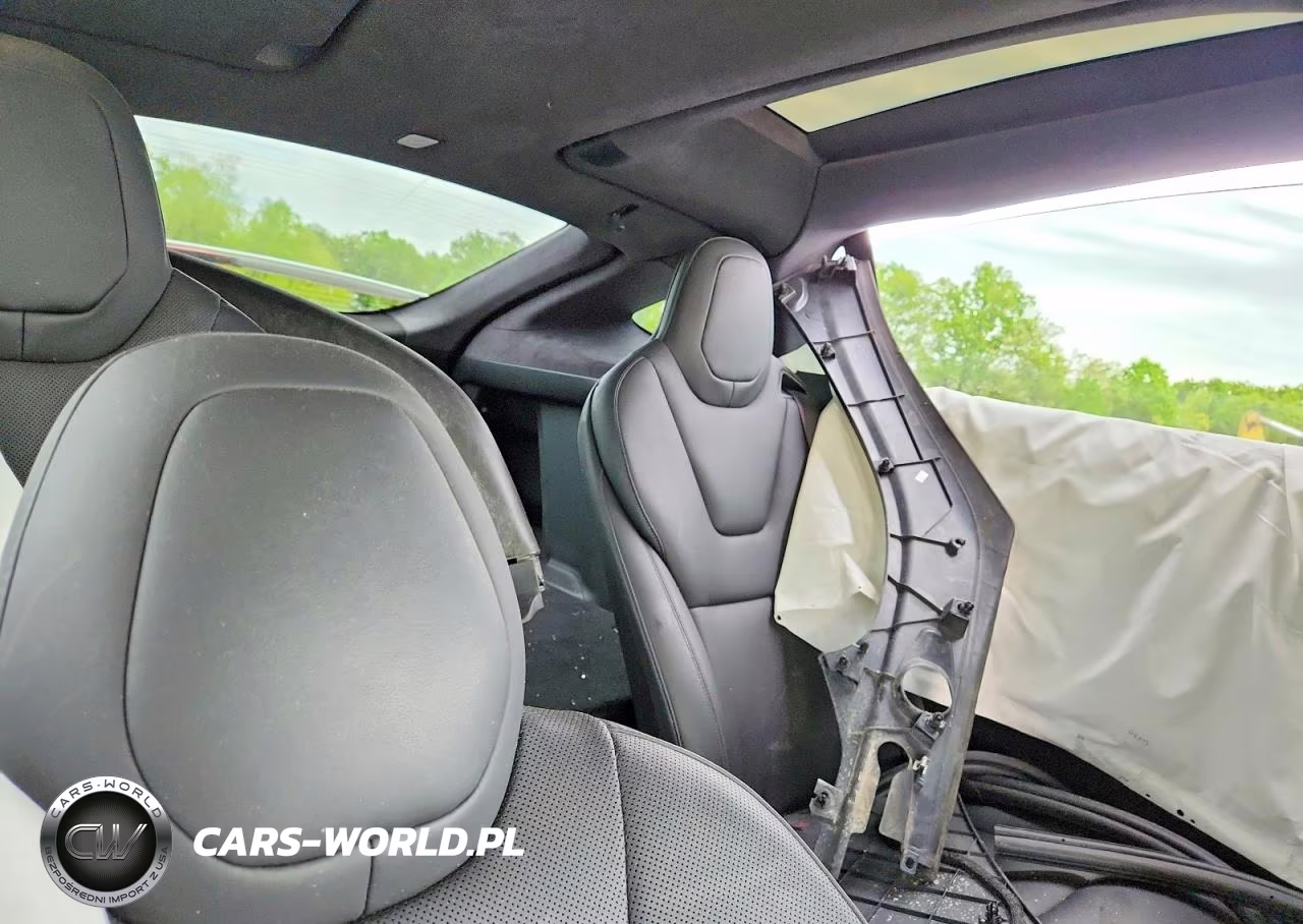 2022 Tesla Model X VIN:7SAXCBE56NF332946 - 10