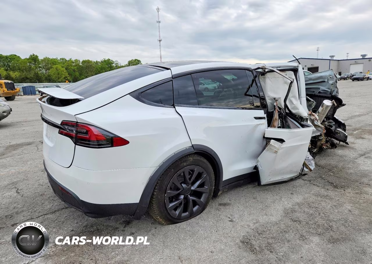 2022 Tesla Model X VIN:7SAXCBE56NF332946 - 3