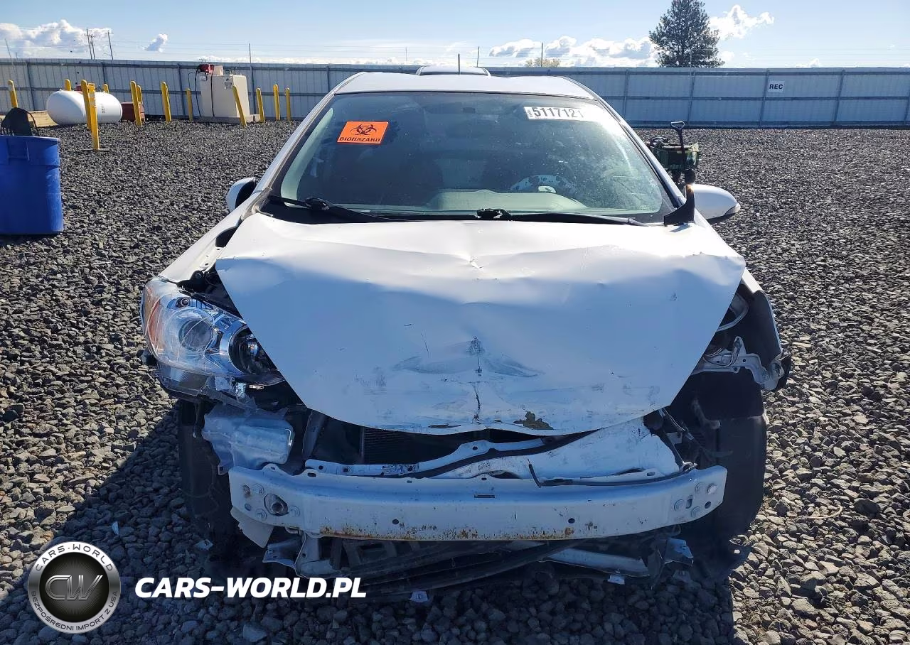 2013 Toyota Prius C Two VIN:JTDKDTB32D1035550 - 5