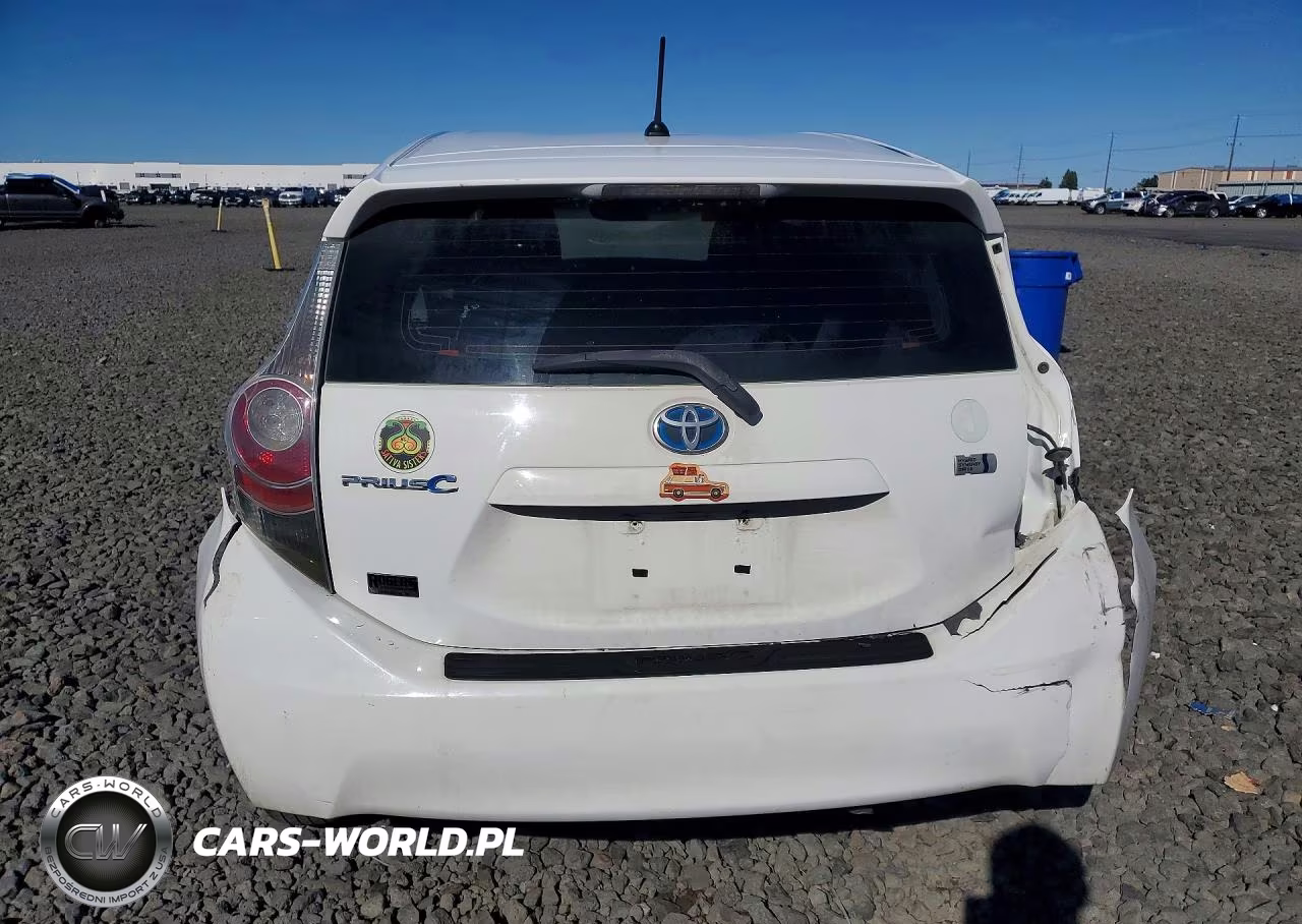 2013 Toyota Prius C Two VIN:JTDKDTB32D1035550 - 6