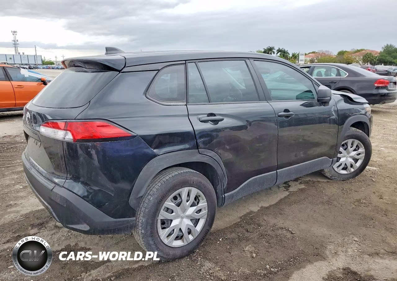 2025 Toyota Corolla Cross L VIN:7MUAAAAG2SV129690 - 3