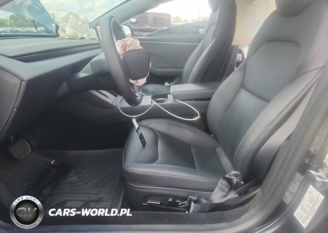 2025 Tesla Model 3 VIN:5YJ3E1EA0SF932466 - 7
