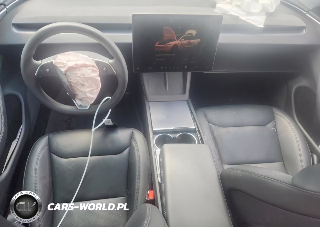 2025 Tesla Model 3 VIN:5YJ3E1EA0SF932466 - 8