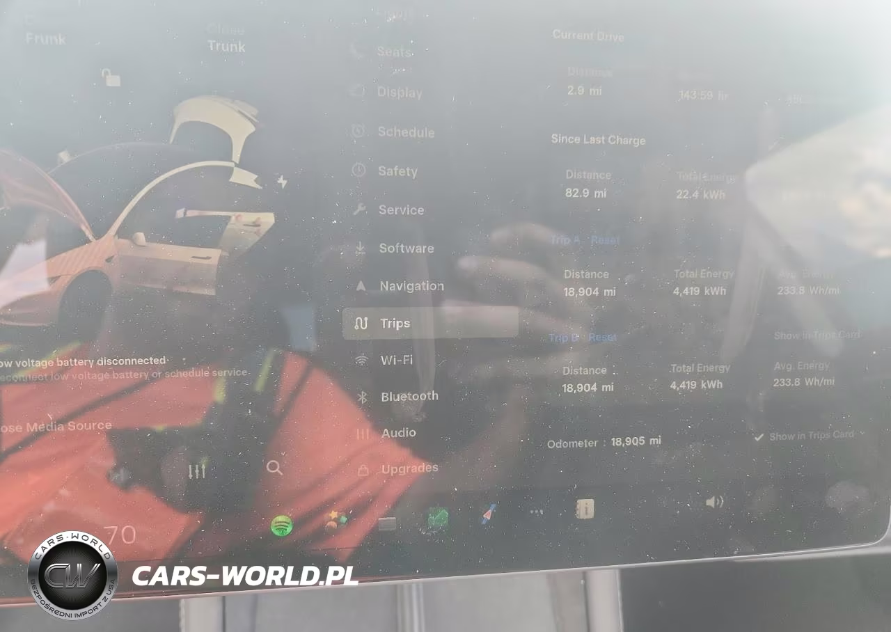 2025 Tesla Model 3 VIN:5YJ3E1EA0SF932466 - 9