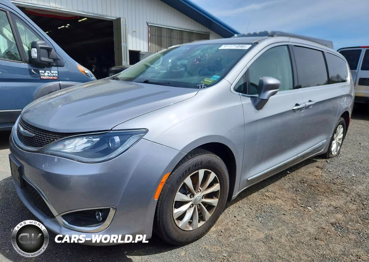 2017 Chrysler Pacifica Touring L