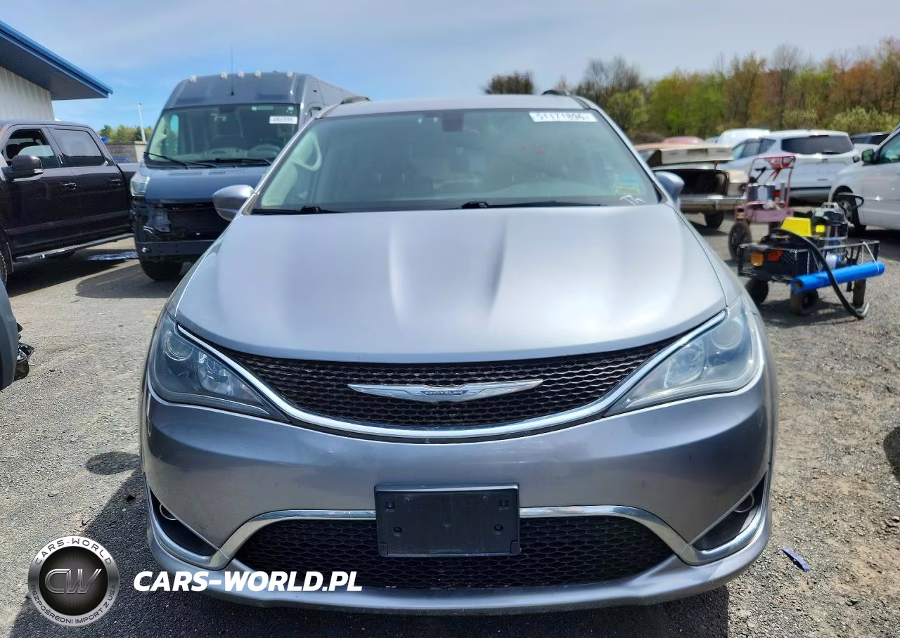 2017 Chrysler Pacifica Touring L VIN:2C4RC1BG4HR824034 - 5