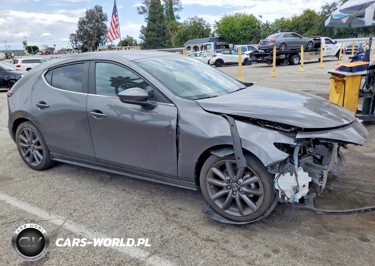2020 Mazda 3 Preferred VIN:JM1BPAMMXL1158352 - 4