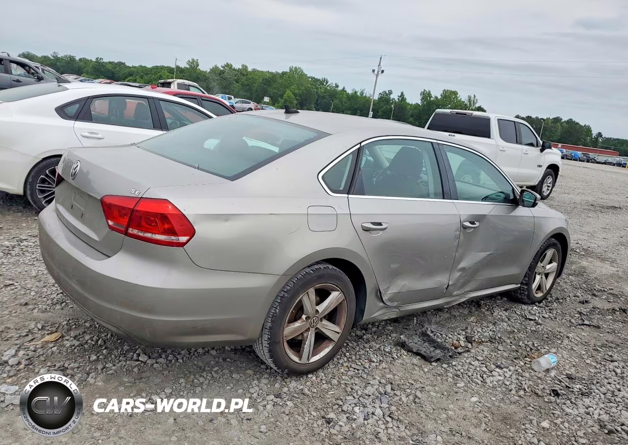 2013 Volkswagen Passat Se VIN:1VWBP7A35DC071816 - 3