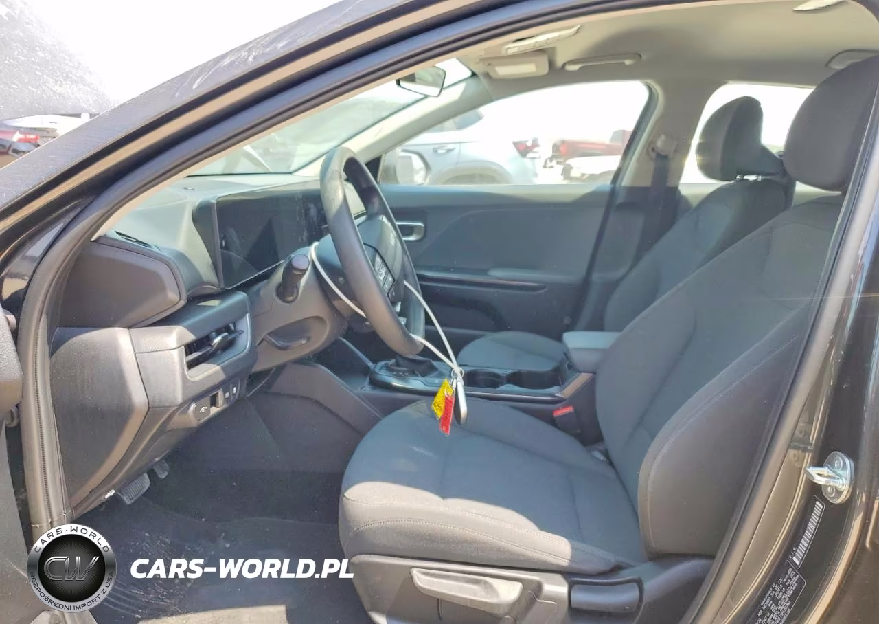 2025 Kia K4 Lxs VIN:3KPFT4DE1SE019780 - 7