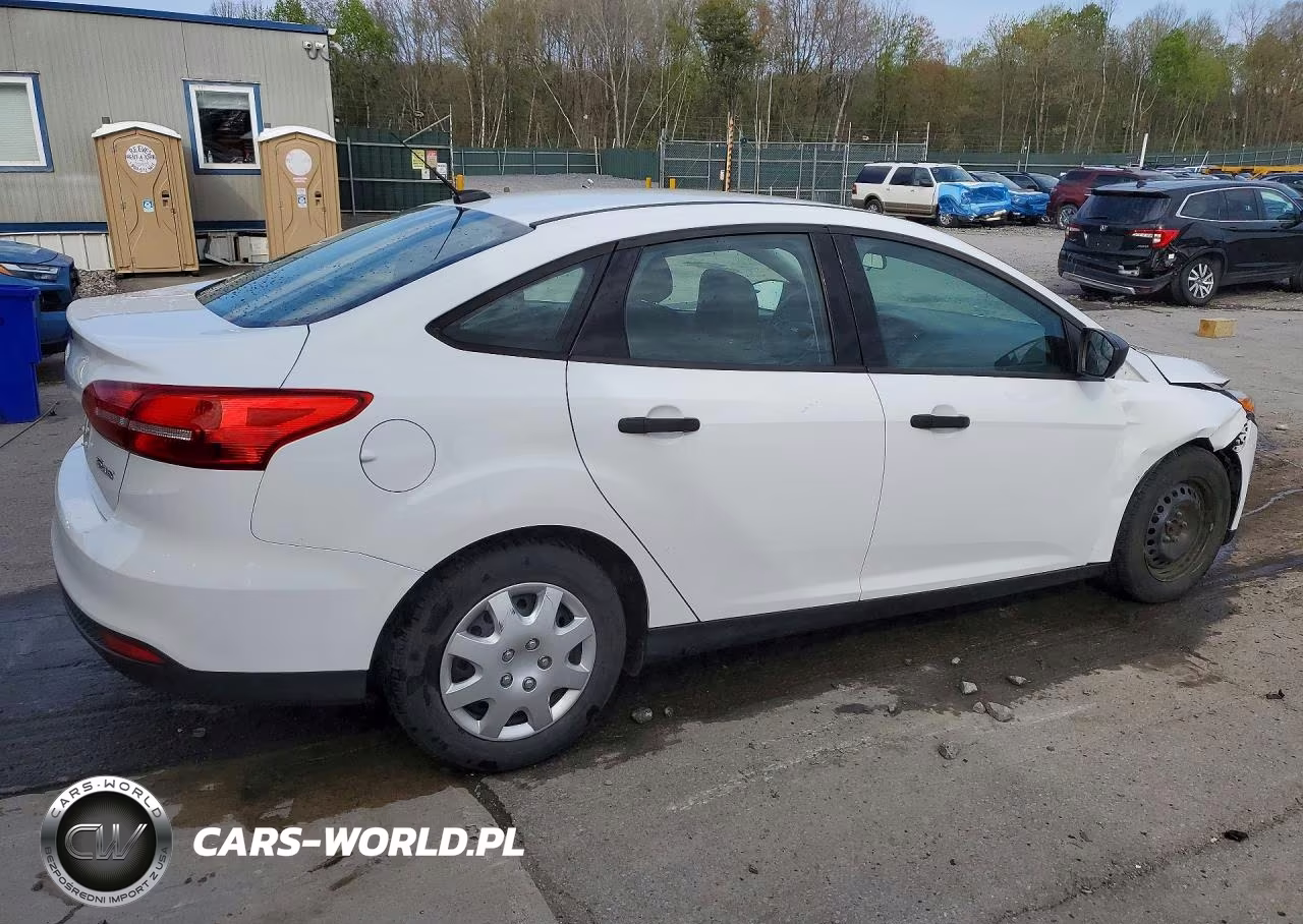 2017 Ford Focus S VIN:1FADP3E26HL234619 - 3
