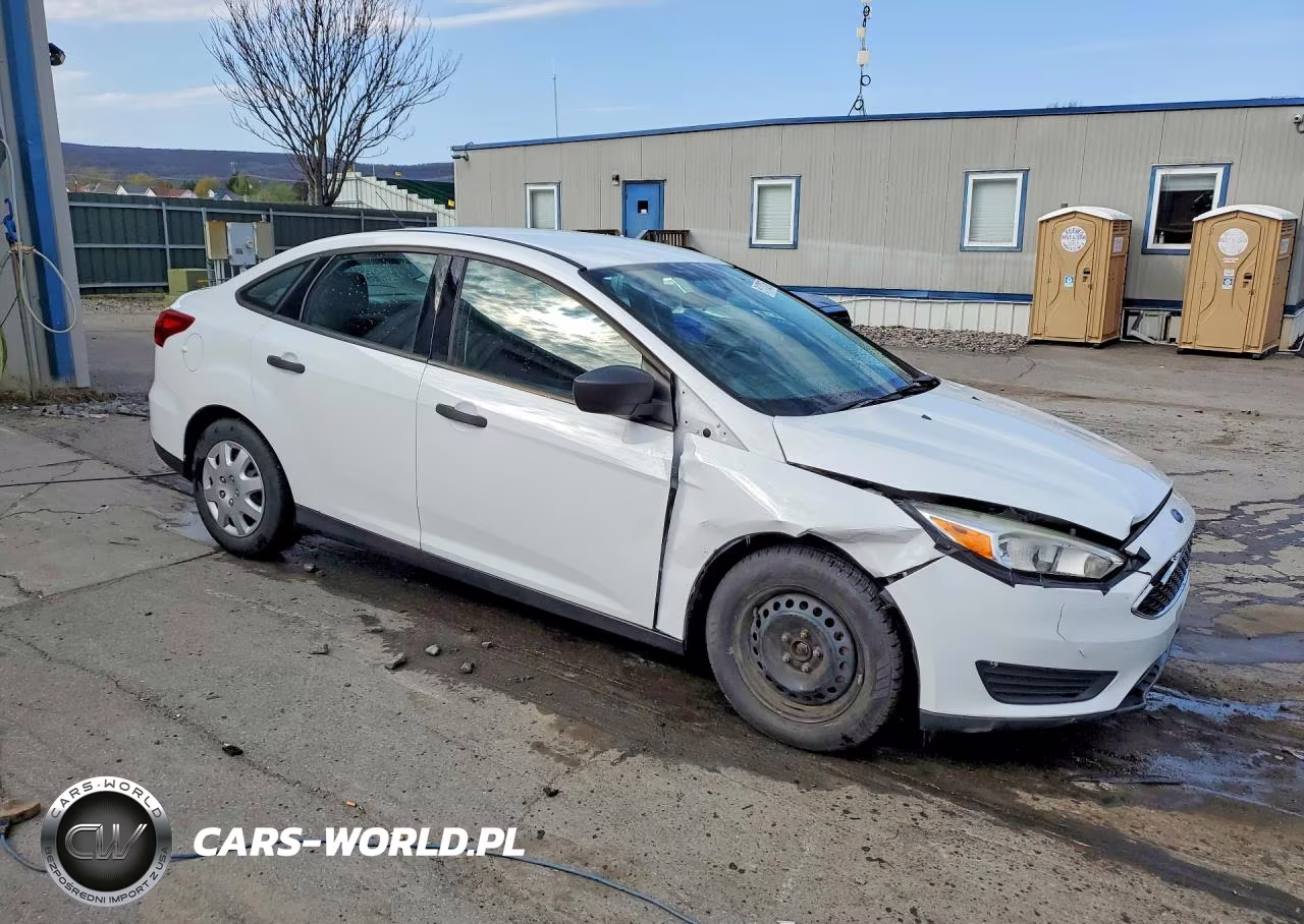 2017 Ford Focus S VIN:1FADP3E26HL234619 - 4