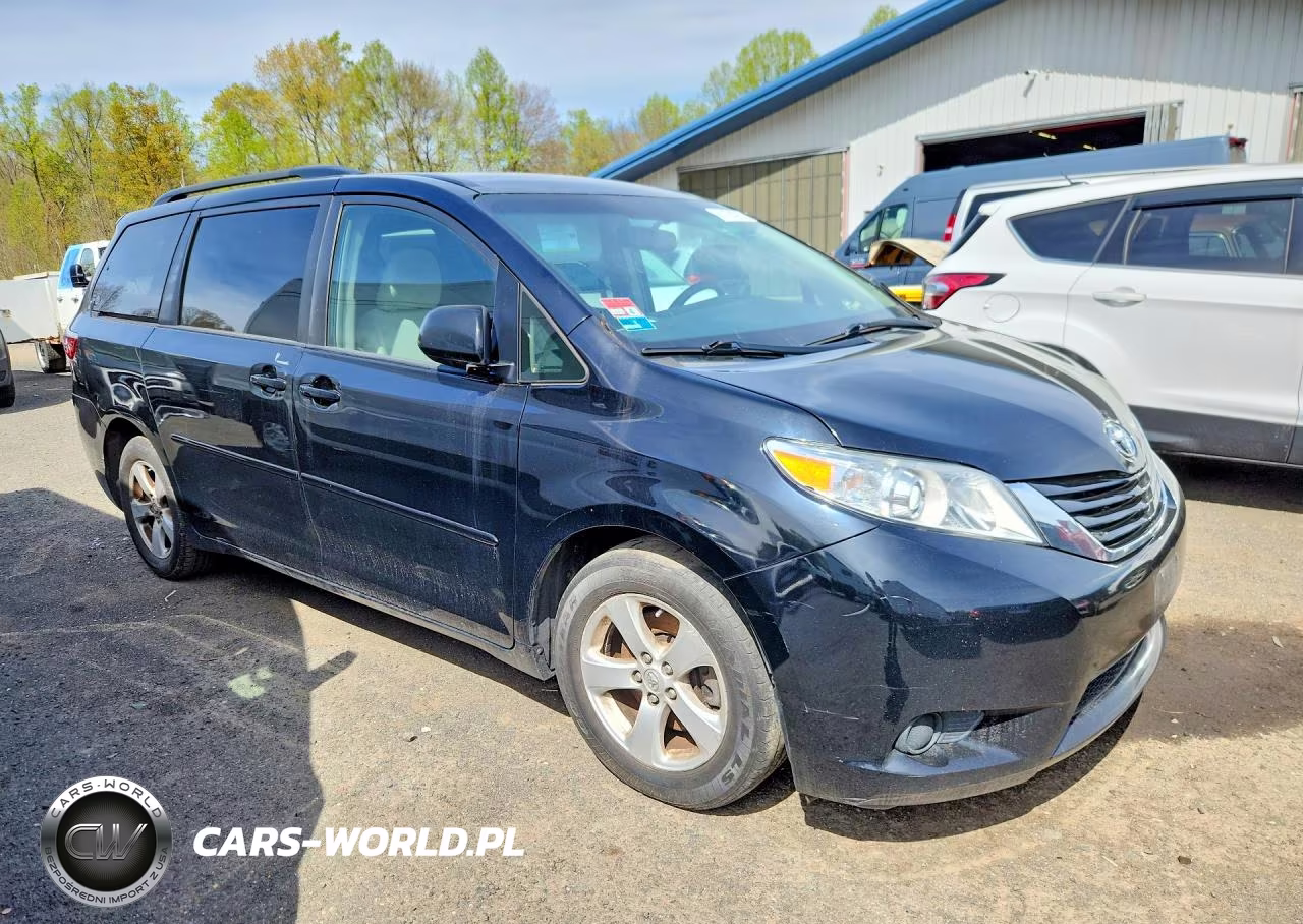 2017 Toyota Sienna Le VIN:5TDKZ3DCXHS816680 - 4