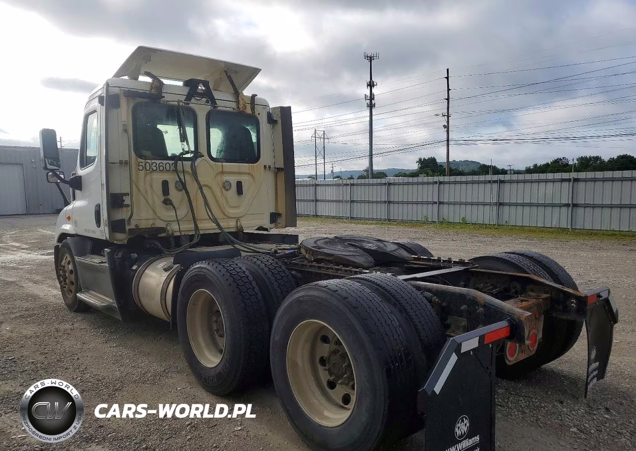 2019 Freightliner Cascadia 1 - Semi Truck VIN:3AKJGBDV9KDJW2049 - 3