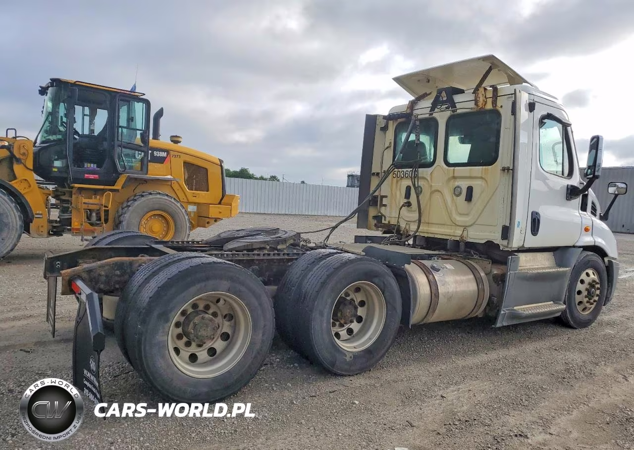 2019 Freightliner Cascadia 1 - Semi Truck VIN:3AKJGBDV9KDJW2049 - 4