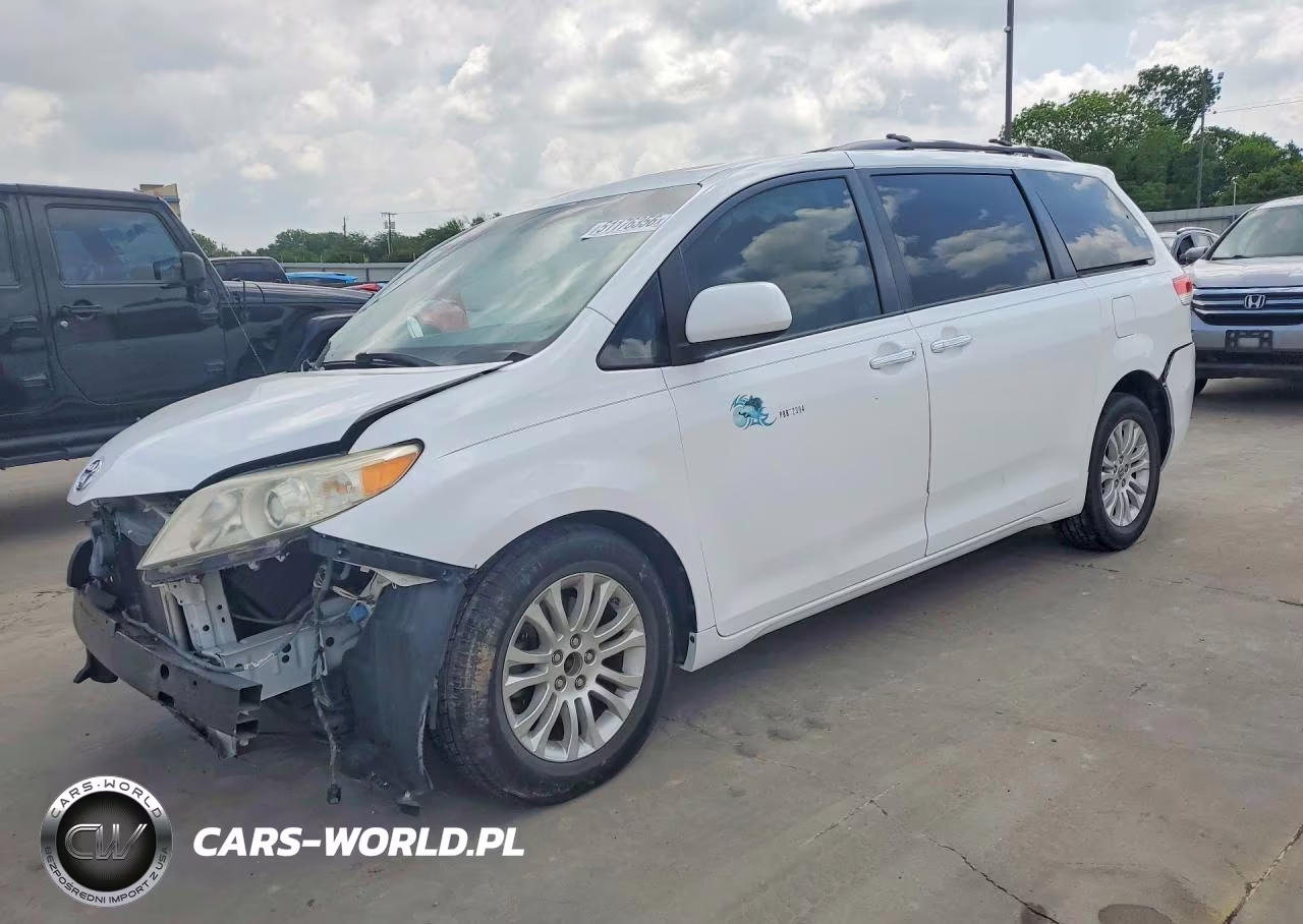 2013 Toyota Sienna Xle 8-Passenger