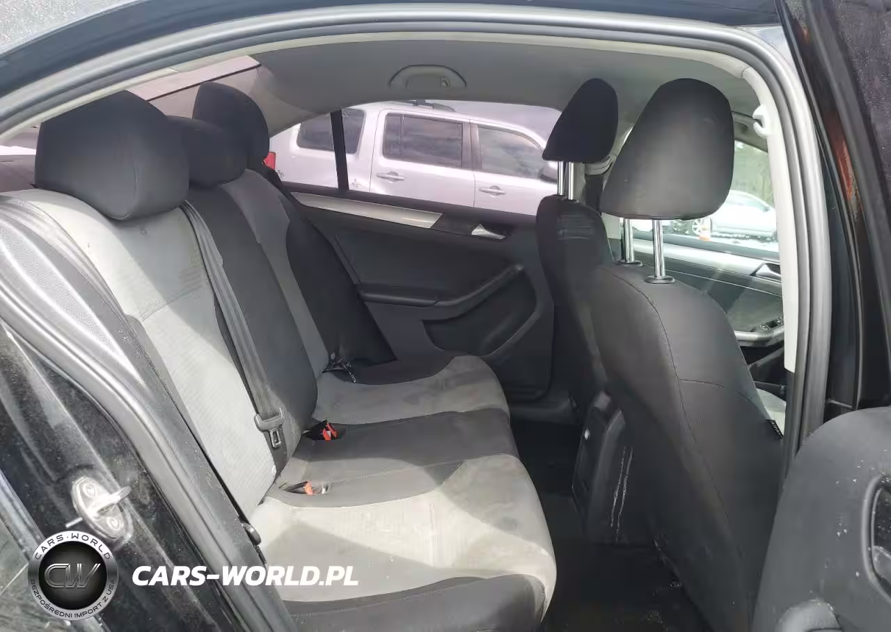 2018 Volkswagen Jetta S VIN:3VW2B7AJ7JM223327 - 10