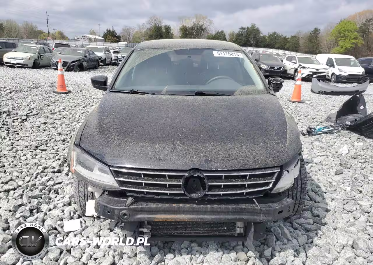 2018 Volkswagen Jetta S VIN:3VW2B7AJ7JM223327 - 5