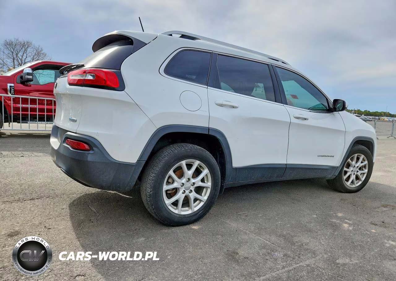 2016 Jeep Cherokee Latitude VIN:1C4PJLCB3GW126368 - 3