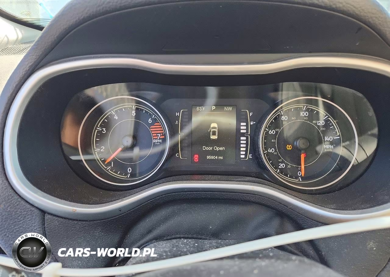 2016 Jeep Cherokee Latitude VIN:1C4PJLCB3GW126368 - 9