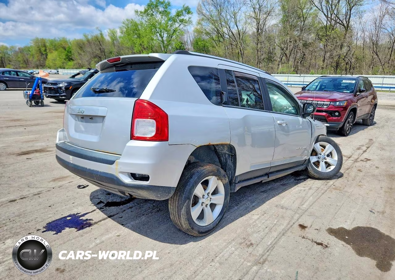 2011 Jeep Compass Sport VIN:1J4NF1FB6BD136450 - 3