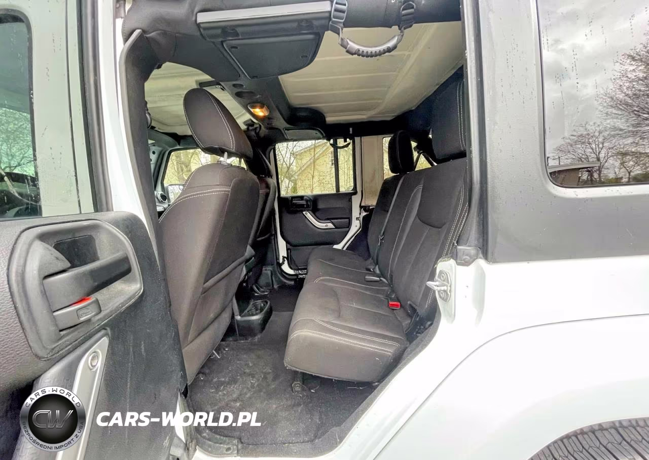 2015 Jeep Wrangler Unlimited Sahara VIN:1C4BJWEGXFL540381 - 12