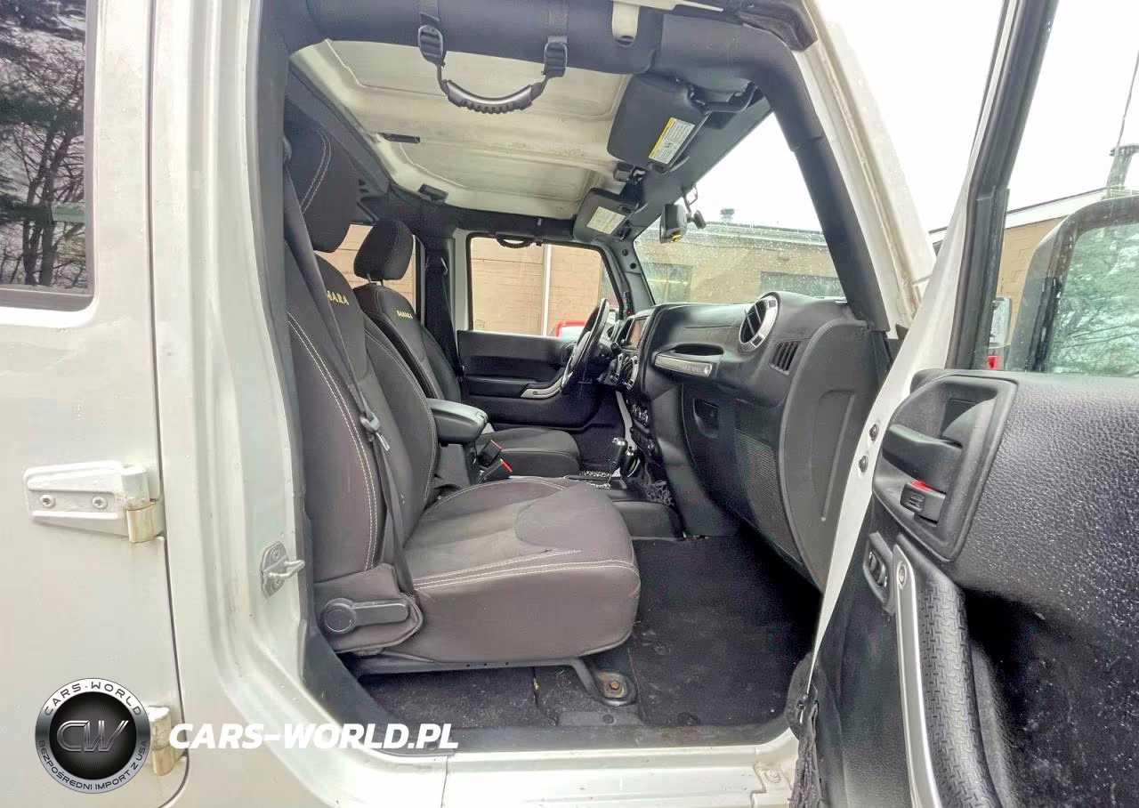 2015 Jeep Wrangler Unlimited Sahara VIN:1C4BJWEGXFL540381 - 5