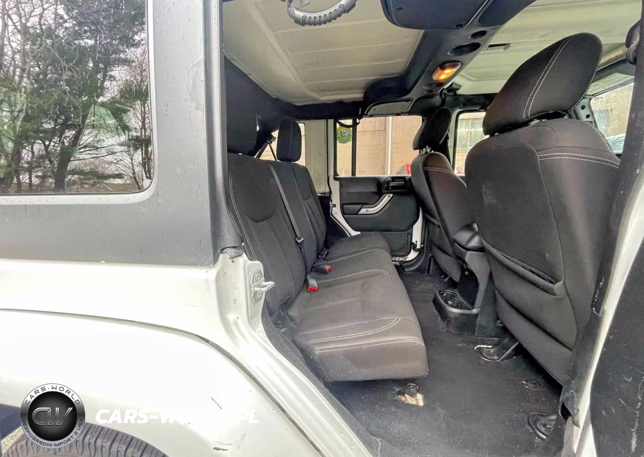 2015 Jeep Wrangler Unlimited Sahara VIN:1C4BJWEGXFL540381 - 6