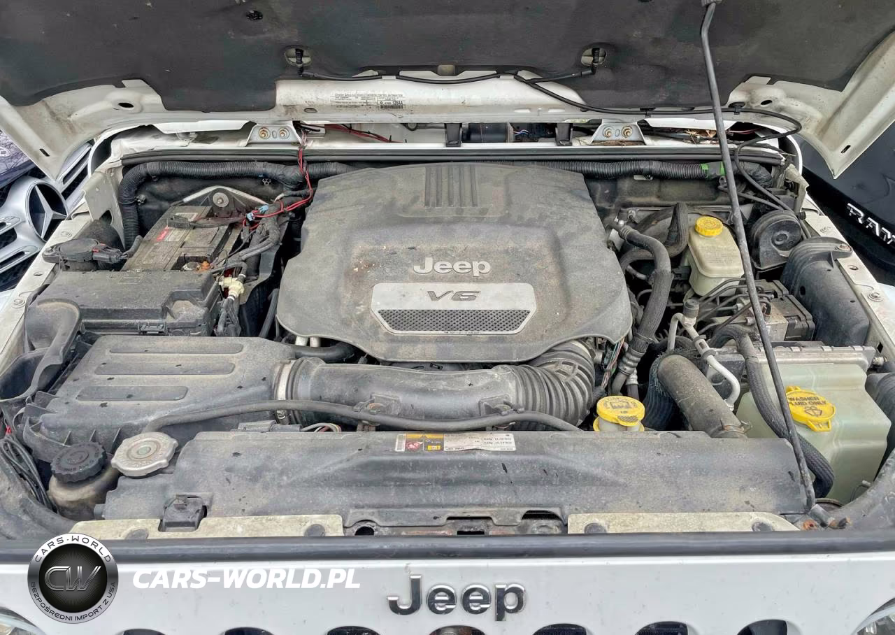 2015 Jeep Wrangler Unlimited Sahara VIN:1C4BJWEGXFL540381 - 7