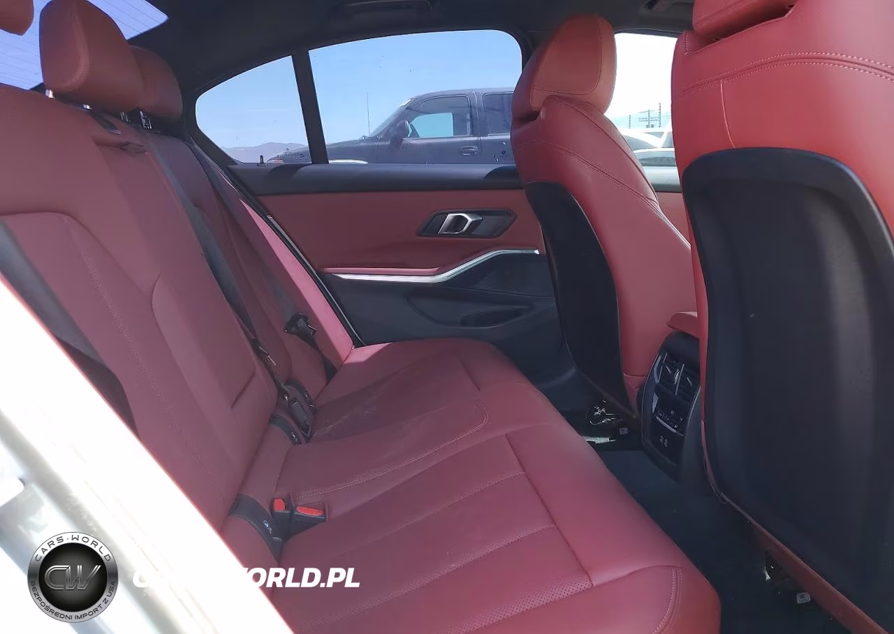2025 BMW 330I VIN:3MW69CW09S8F16162 - 10