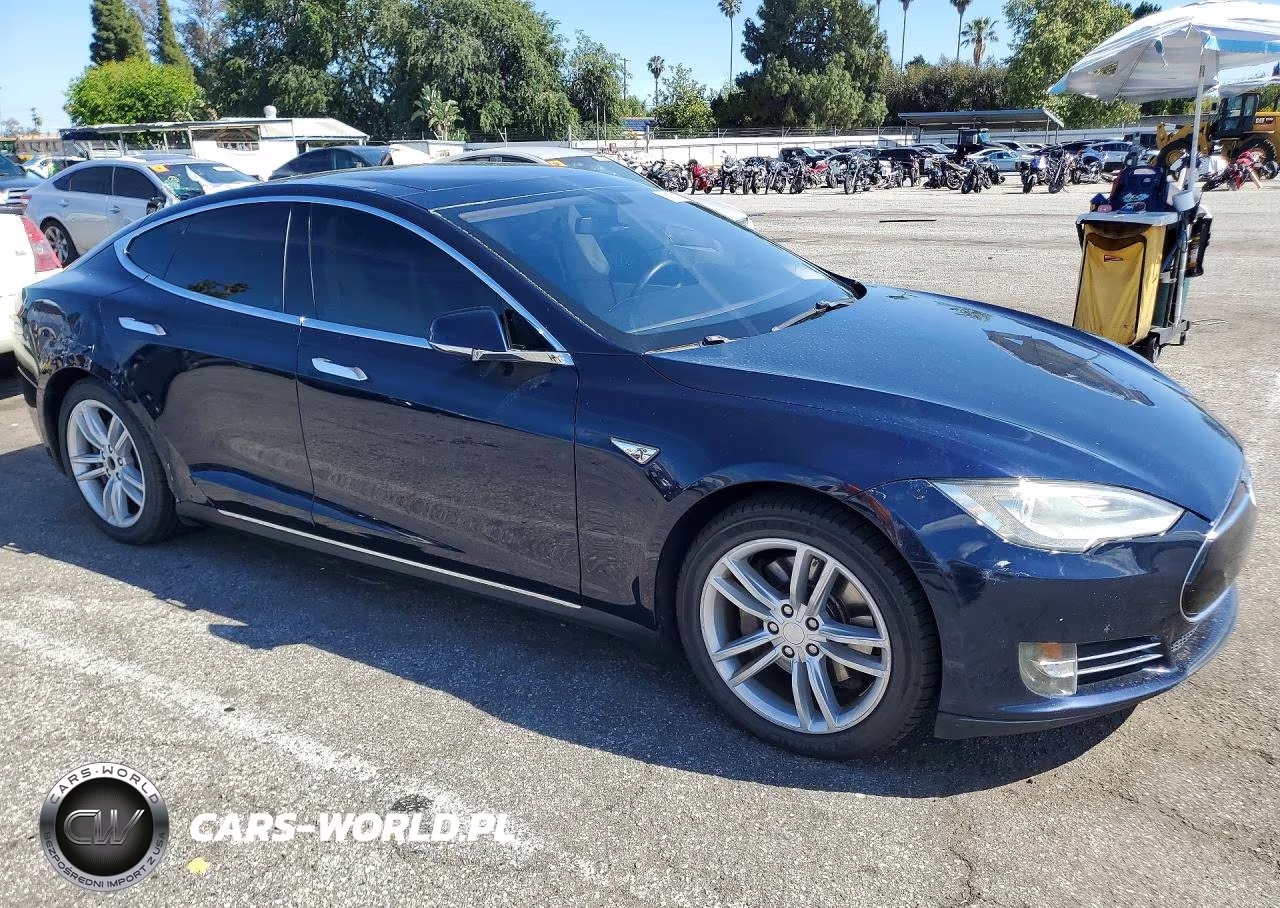 2013 Tesla Model S VIN:5YJSA1CP1DFP09872 - 4