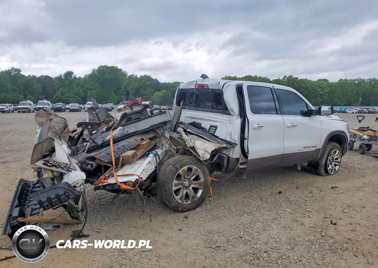 2020 Ram 1500 Longhorn VIN:1C6SRFKT6LN358100 - 3