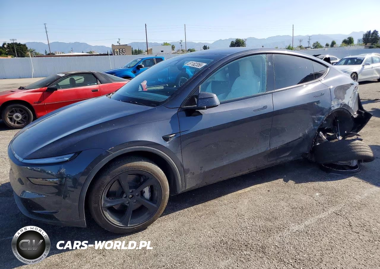 2026 Tesla Model Y – zdjęcie 1 z 13
