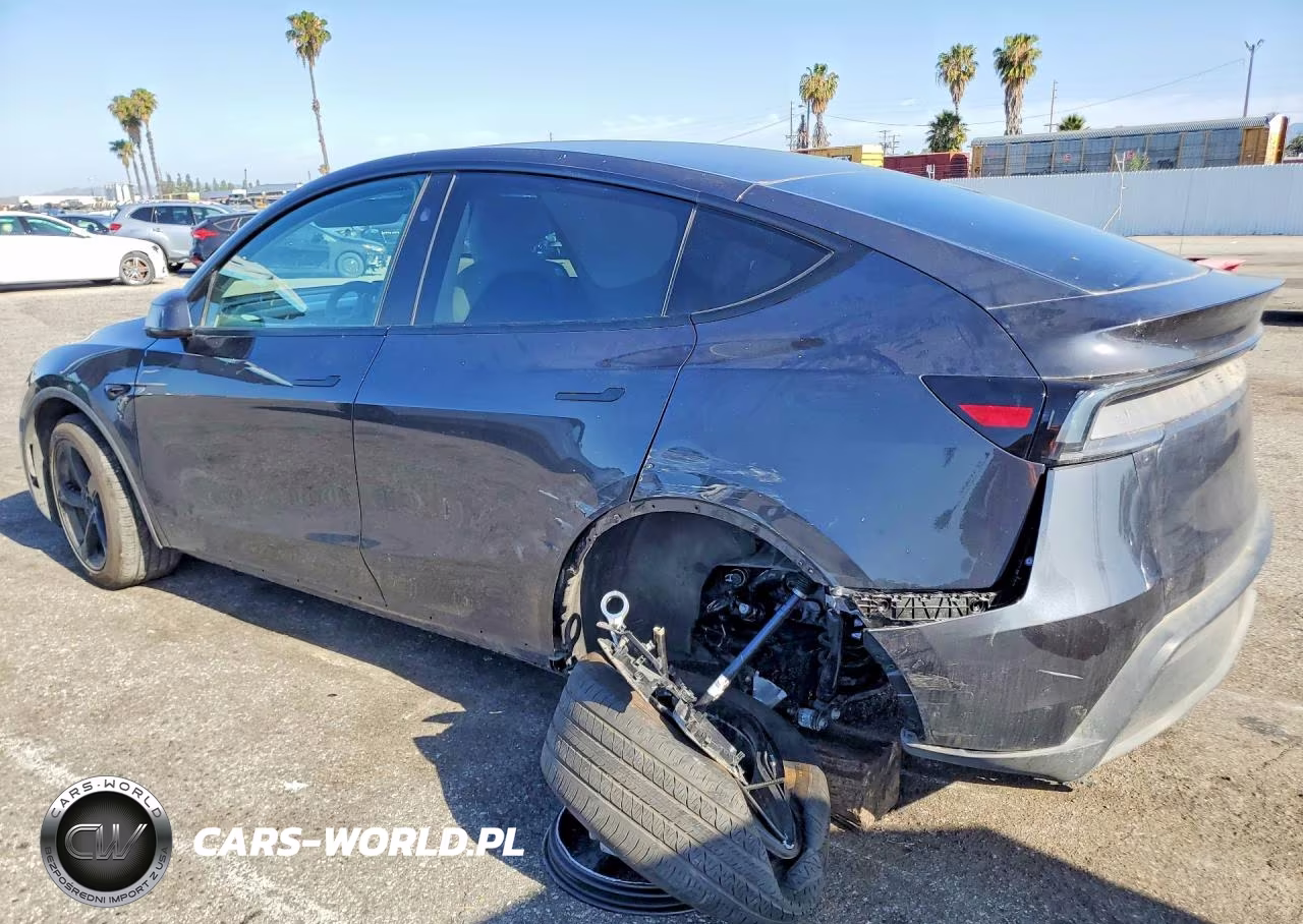 2026 Tesla Model Y VIN:7SAYGDEE9TF371368 - 2