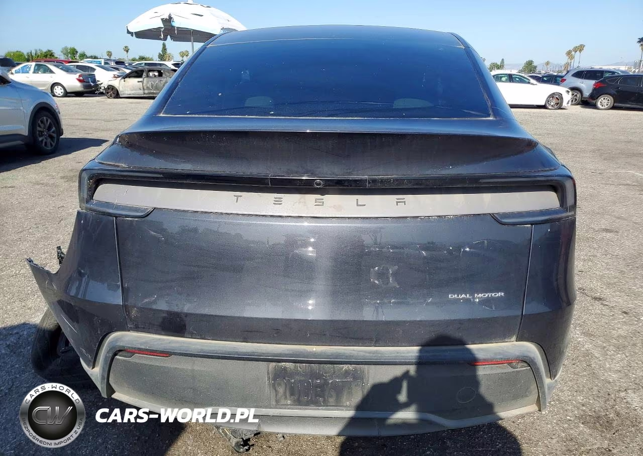 2026 Tesla Model Y VIN:7SAYGDEE9TF371368 - 6