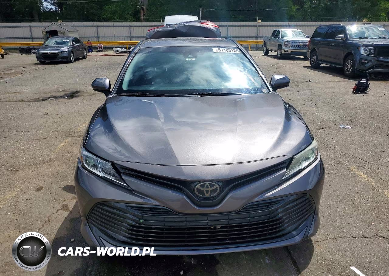 2018 Toyota Camry Le VIN:4T1B11HKXJU105135 - 5